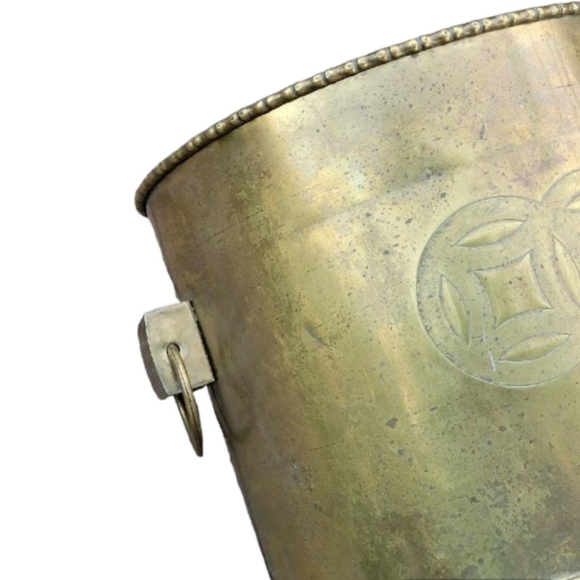 ❗Vintage Asian Chinoiserie Brass Planter with Side Ring Handles❗ - Picture 7 of 8